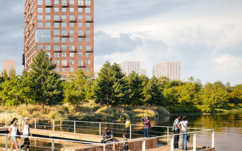 ЖК “Бунинская набережная” у водф