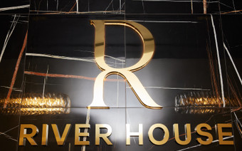 Входная группа в ЖК "River House"