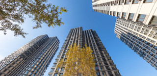 Вид на ЖК Tophills снизу