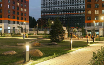 ЖК "Дмитровский Парк" в вечернее время