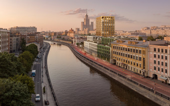 Вид на воду из ЖК "Садовническая 69"