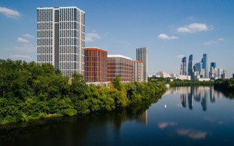 Вид с другого берега ЖК Сердце столицы