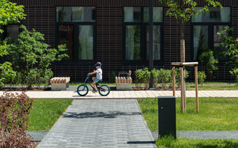 Бульвар в ЖК "Бунинские луга"