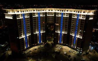 ЖК "River House" в вечернее время