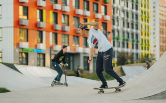 Зона для активного отдыха в ЖК "Бунинские луга"