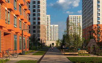 Пешеходный бульвар в ЖК "Бунинские луга"